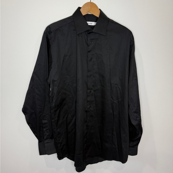 Calvin Klein Men’s Black Button Up Dress Shirt 15 1/2, 34/35 - Picture 1 of 5